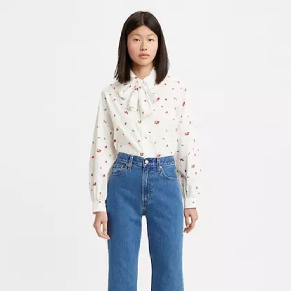 Levi’s Gretchen Button Up Floral White Blouse with Red flowers NWT
